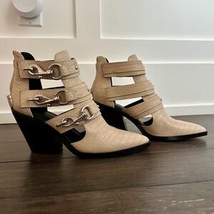 REBECCA MINKOFF Edgy Multi Buckle Leather Stevie Too Heels Sz 9.5 NEW